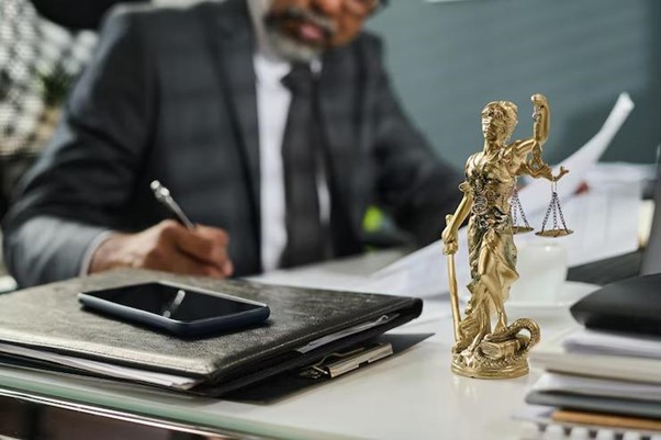 Como um advogado previdenciário pode ajudar na aposentadoria por idade mínima
